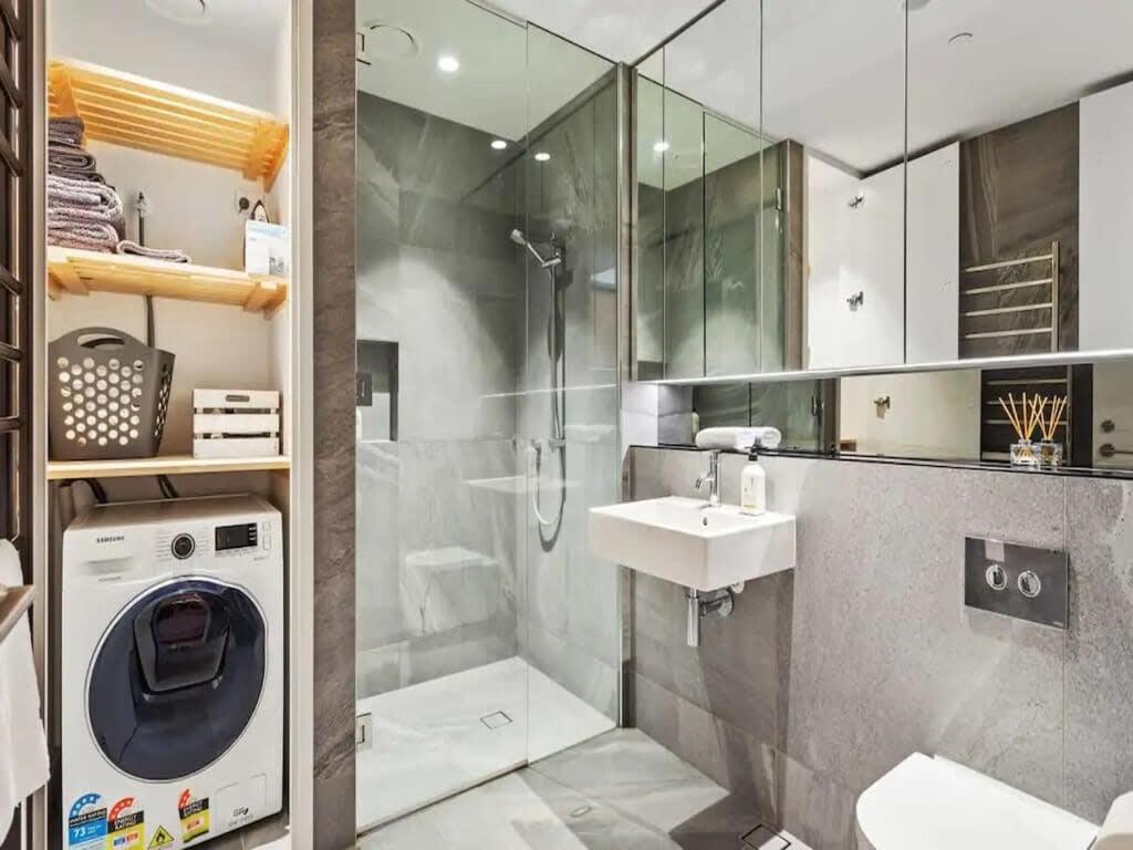 Modern One Bedroom Apartment In Wynyard Quarter Окленд Экстерьер фото