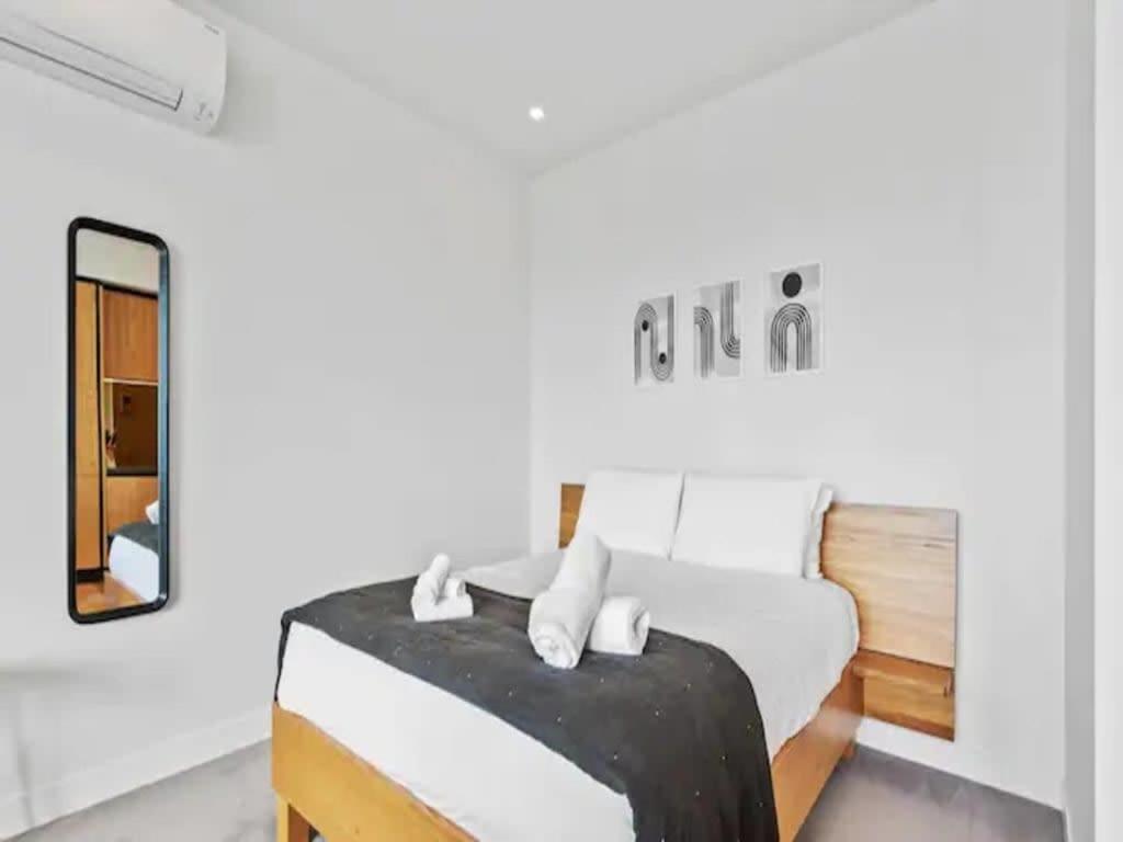 Modern One Bedroom Apartment In Wynyard Quarter Окленд Экстерьер фото