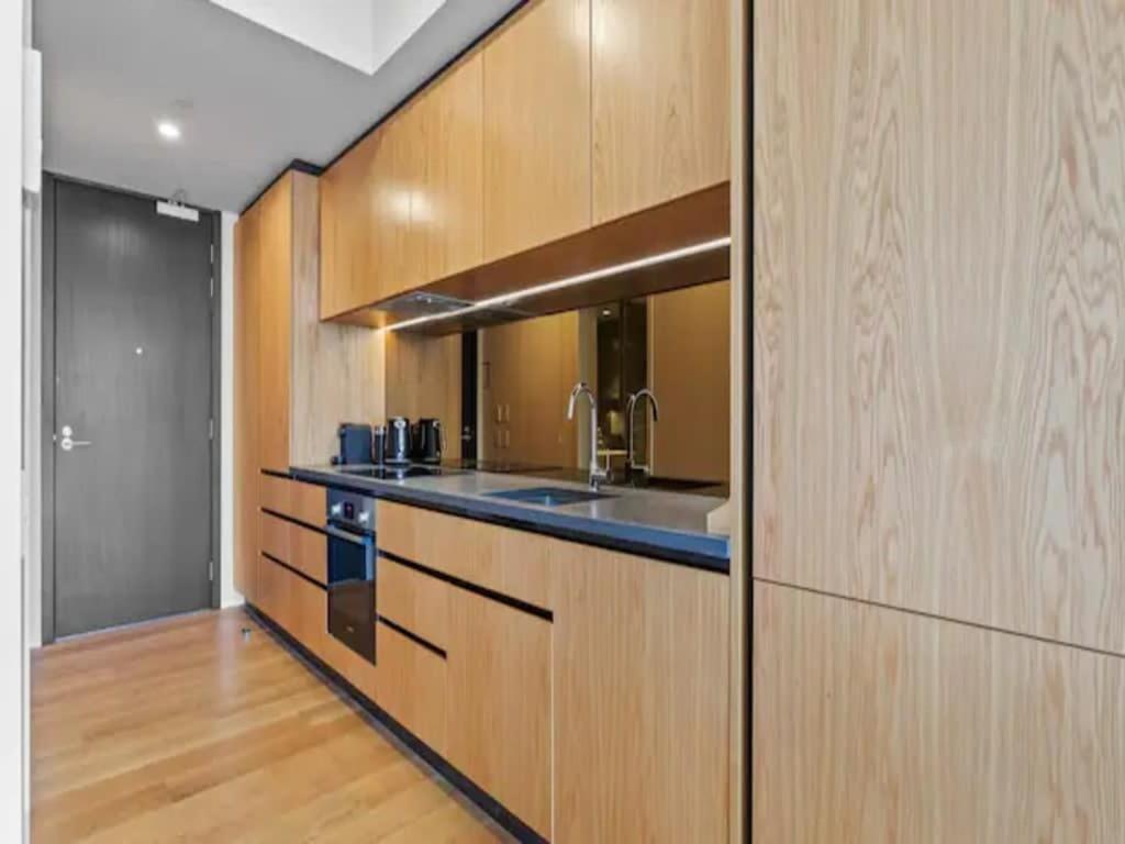 Modern One Bedroom Apartment In Wynyard Quarter Окленд Экстерьер фото