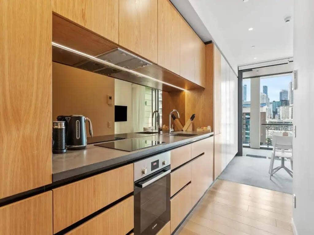Modern One Bedroom Apartment In Wynyard Quarter Окленд Экстерьер фото