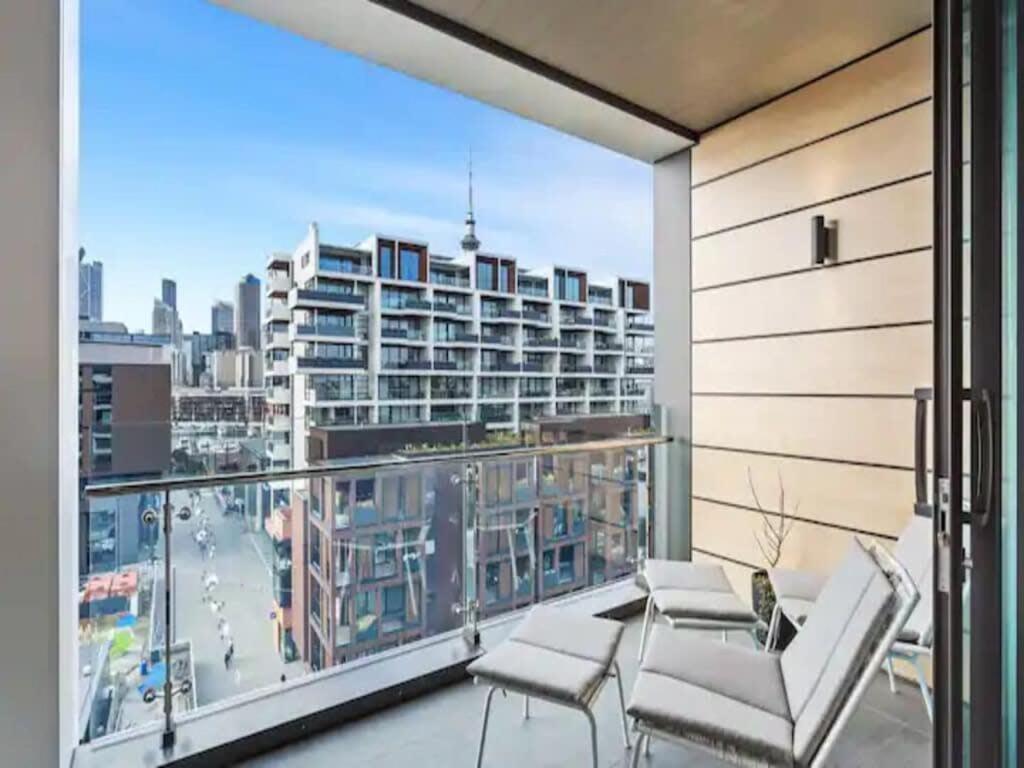 Modern One Bedroom Apartment In Wynyard Quarter Окленд Экстерьер фото